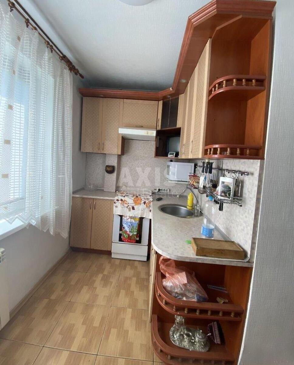 1k apartment vul. Symyrenka 7Б6
