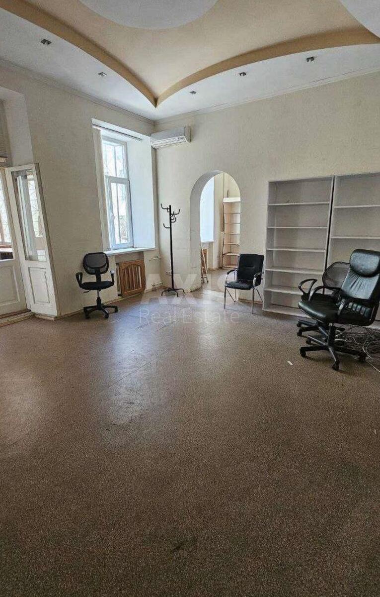 Office vul. Saksagans'kogo 31, 89m262186