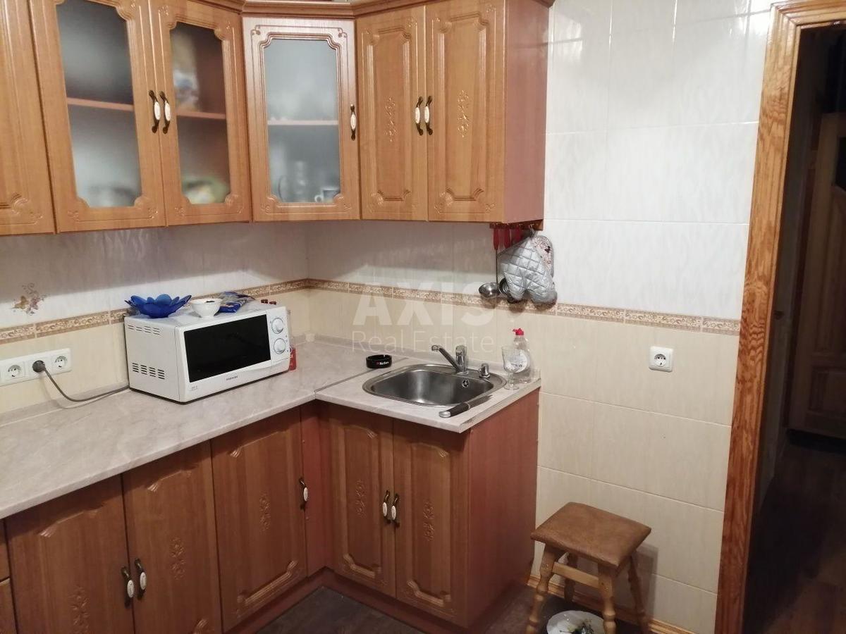 2k apartment vul. Ahmatovoi' Anny 14Б4