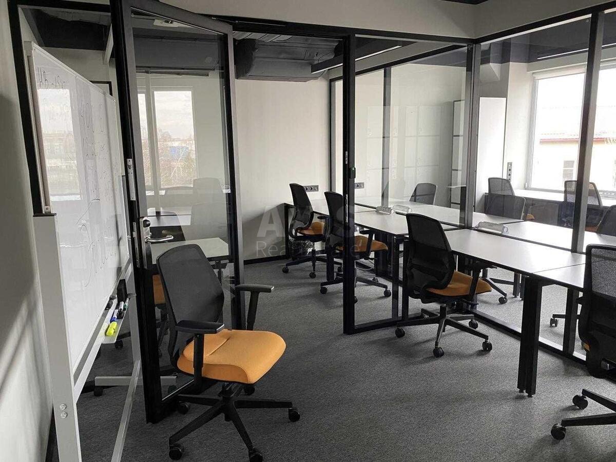 Office vul. Malevycha Kazymyra 86, 370m20