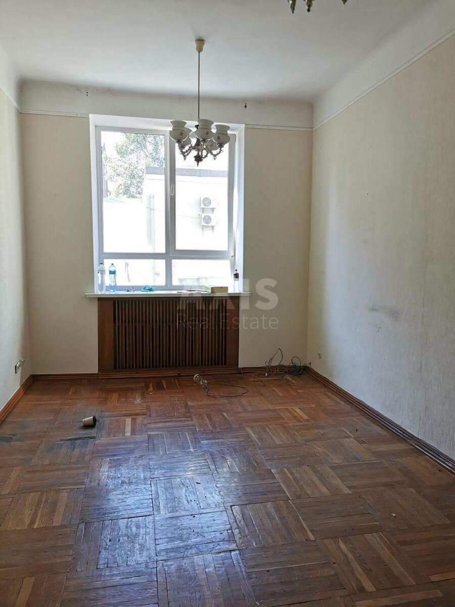 Офис ул. Довженко 1, 150м23