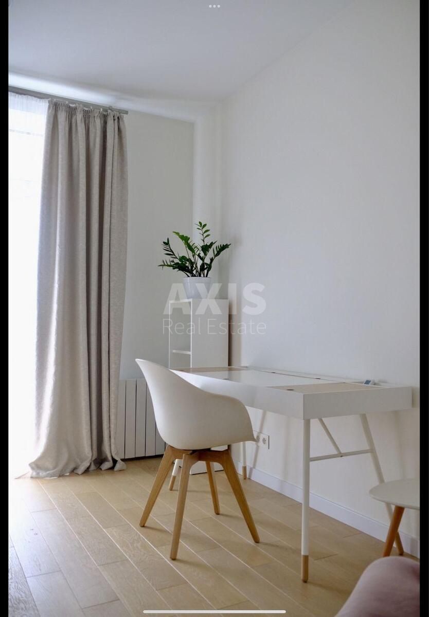 4k apartment vul. Grushevs'kogo Myhajla 34/13
