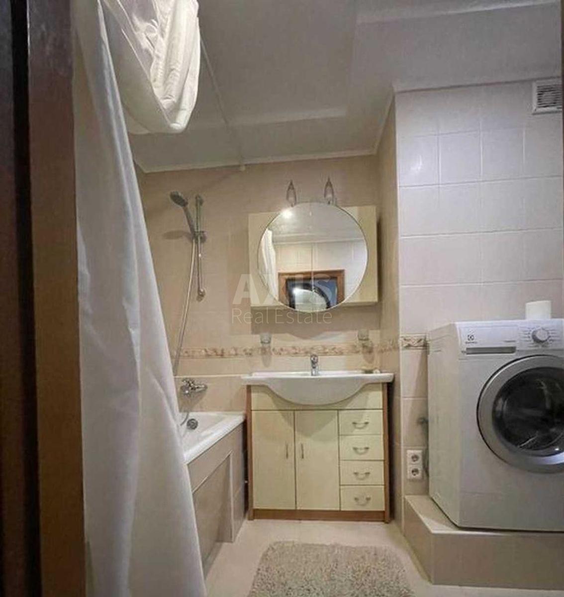 2k apartment vul. Revuc'kogo 77