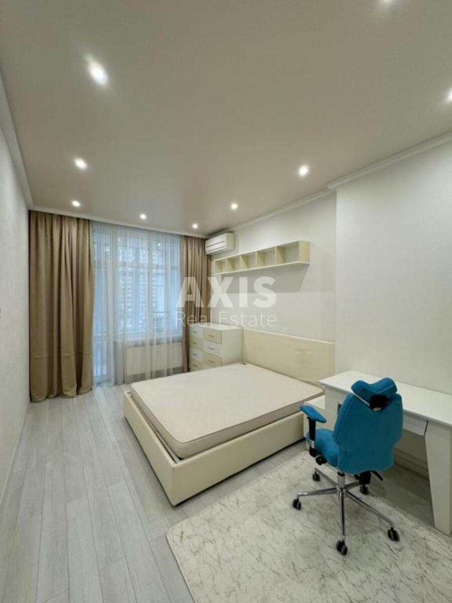 3k apartment vul. Dragomyrova Myhajla 164