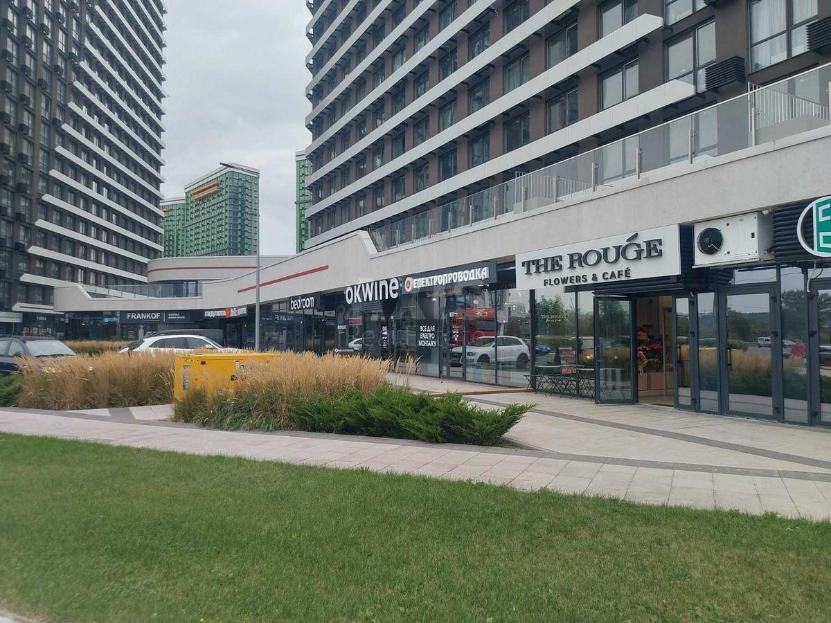 1k apartment nab. Dniprovs'ka 153