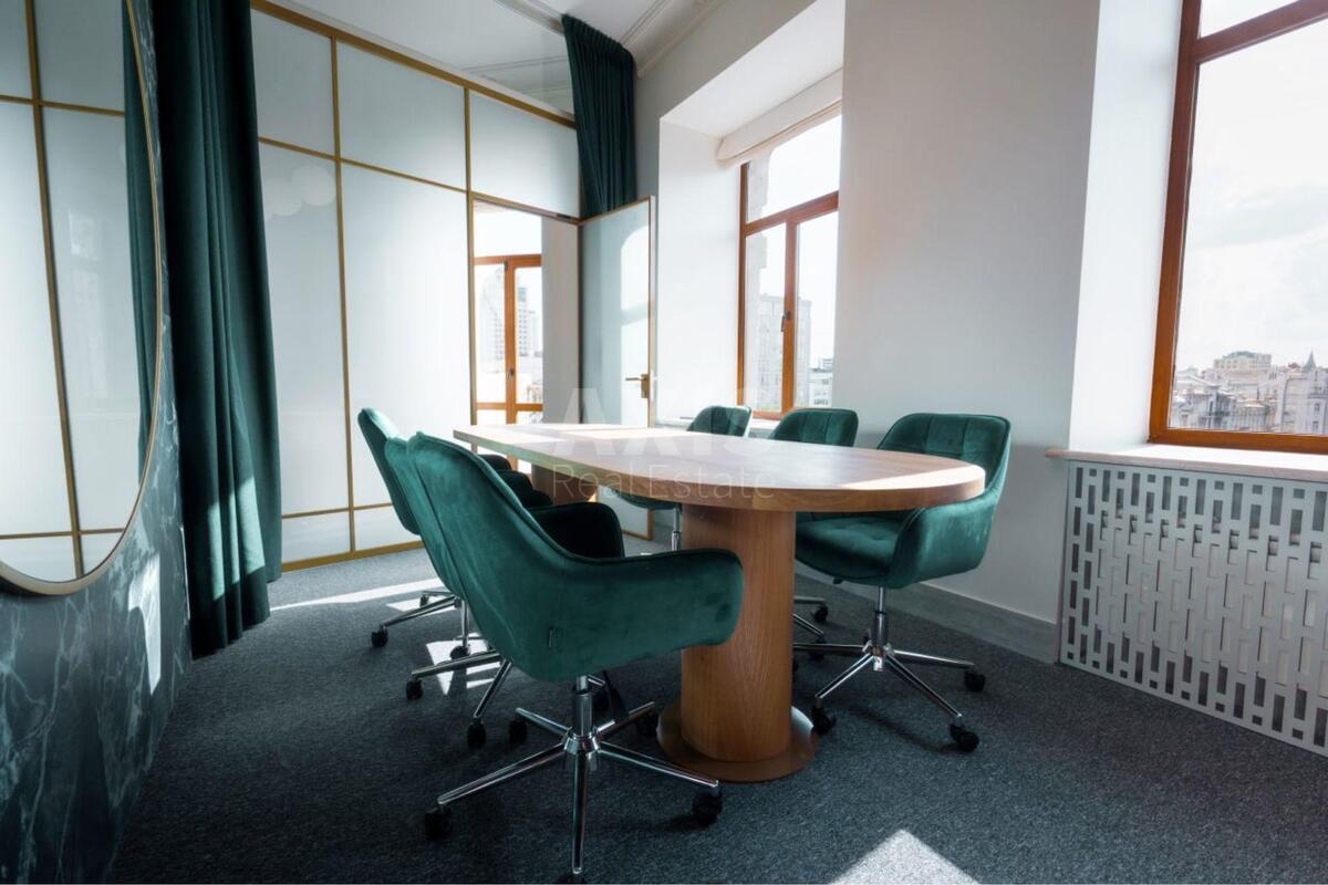 Office vul. Velyka Vasyl'kivs'ka 43, 120m2586176