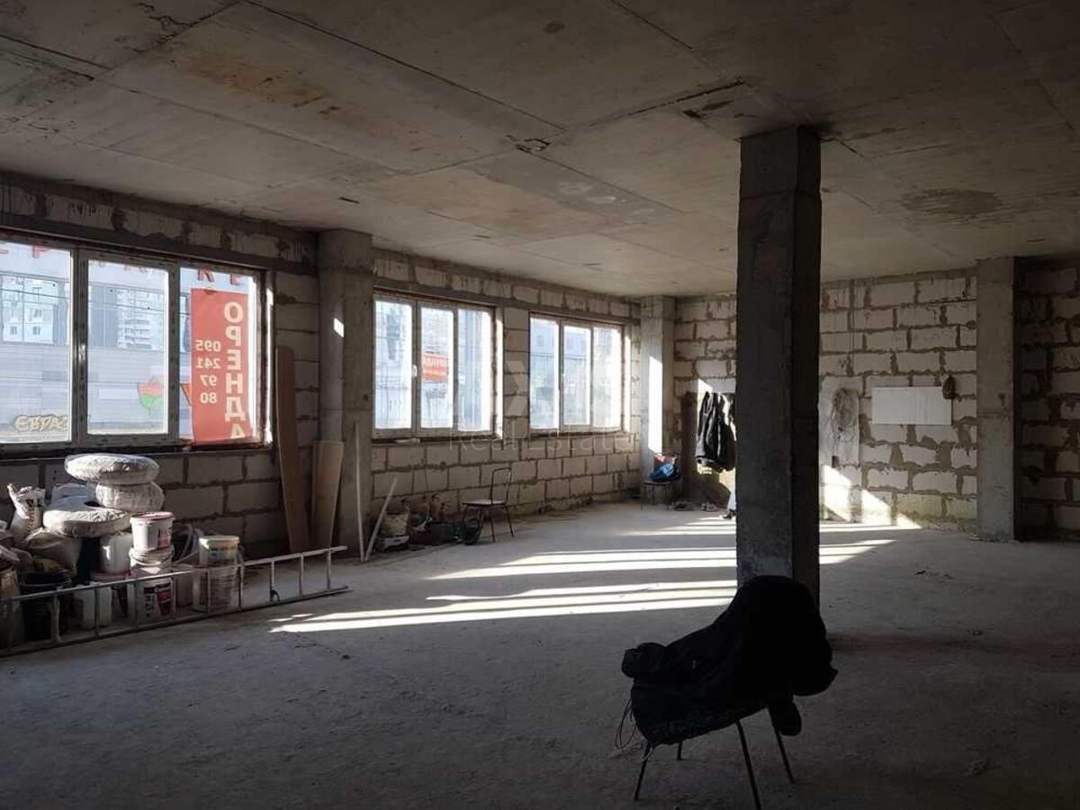 Trade object vul. Dragomanova 21, 136m20