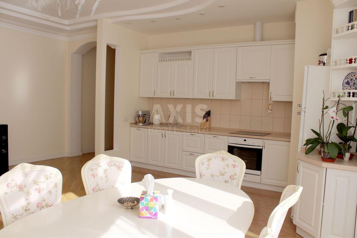 3k apartment vul. Pavlivs'ka 17