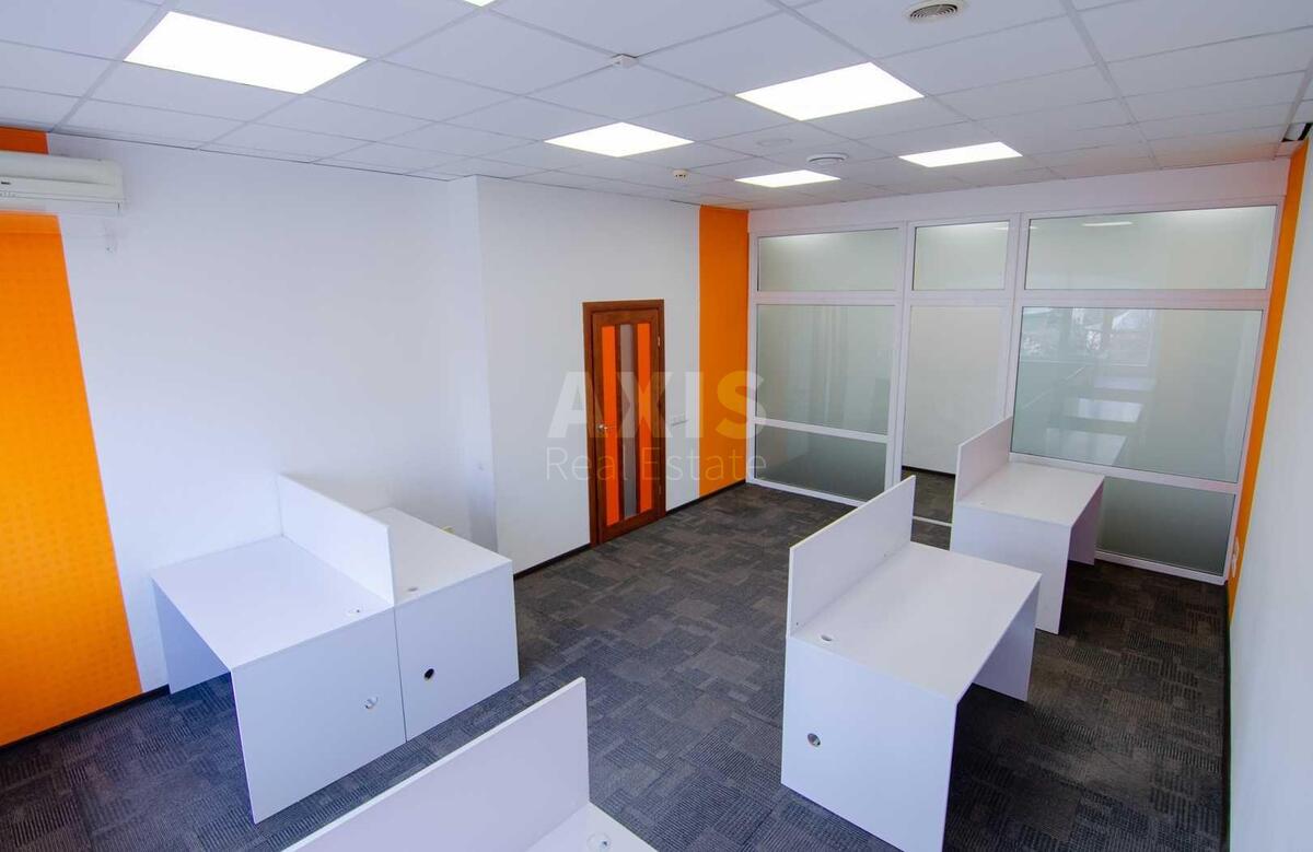 Office vul. Dmytrivs'ka 18/24, 1071m2