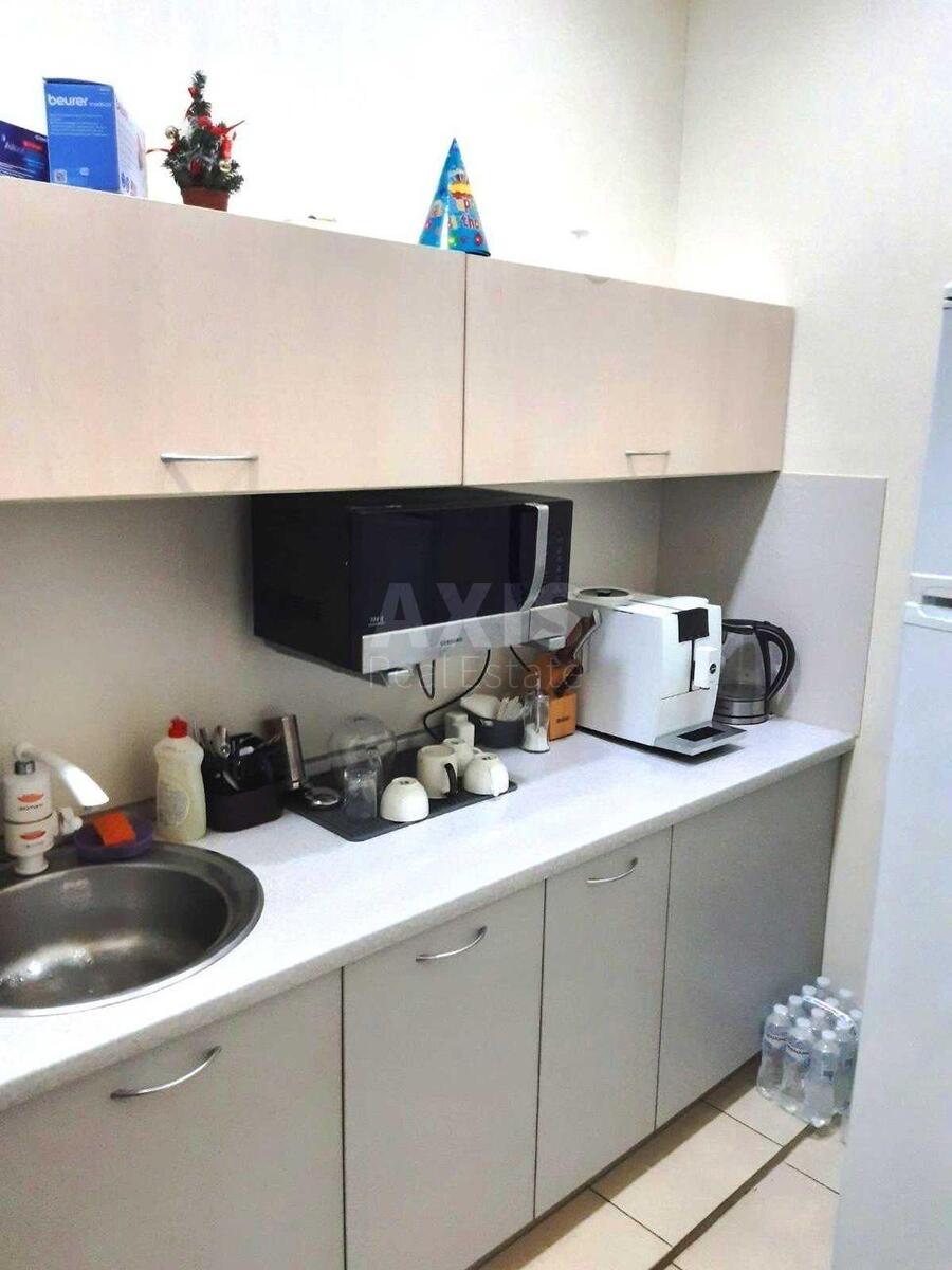 Office vul. Nemyrovycha-Danchenka 14/13, 153m28