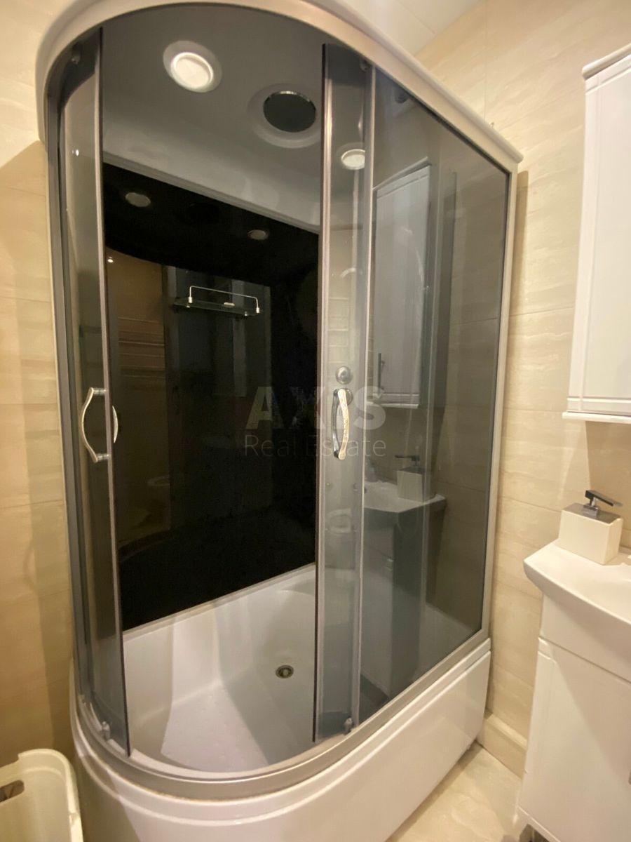 2k apartment vul. Myhajla Maksymovycha 246