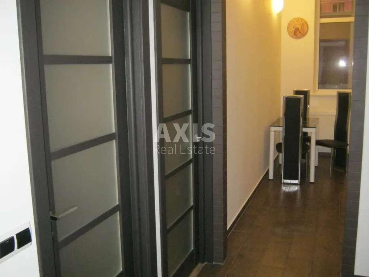 1k apartment vul. Zhyljans'ka 1184