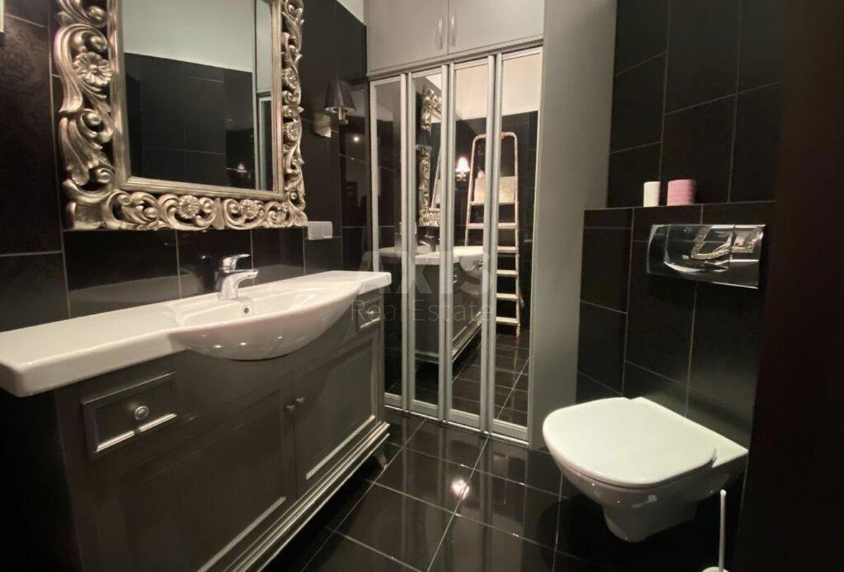 4k apartment vul. Zhyljans'ka 591