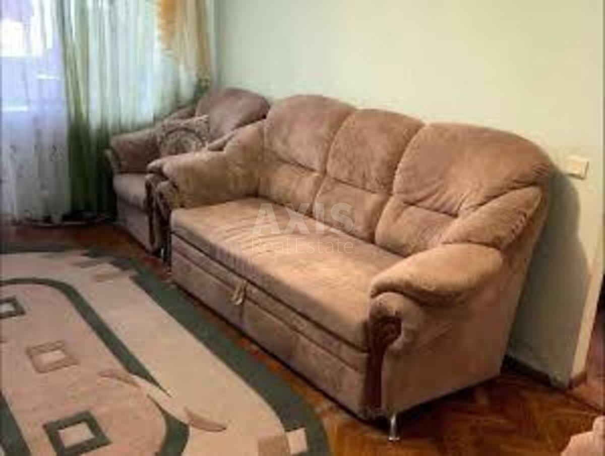 2k apartment vul. Vsevoloda Zmijenka 26