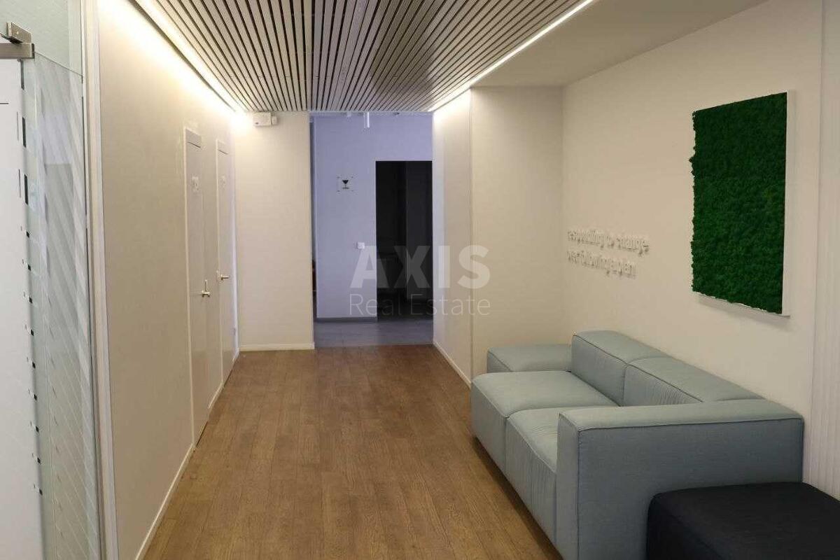 Office vul. Spas'ka 5, 531m26