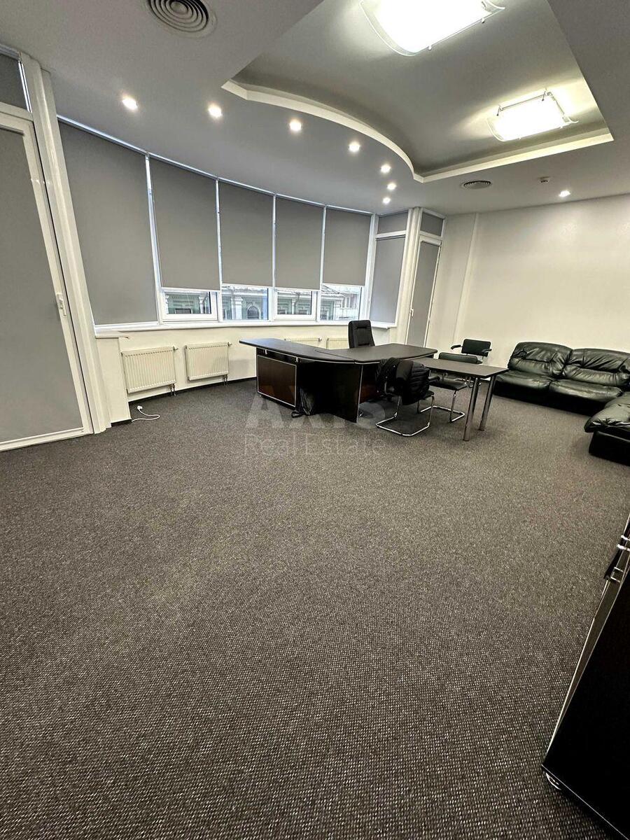 Office vul. Dmytrivs'ka 44А, 152m21