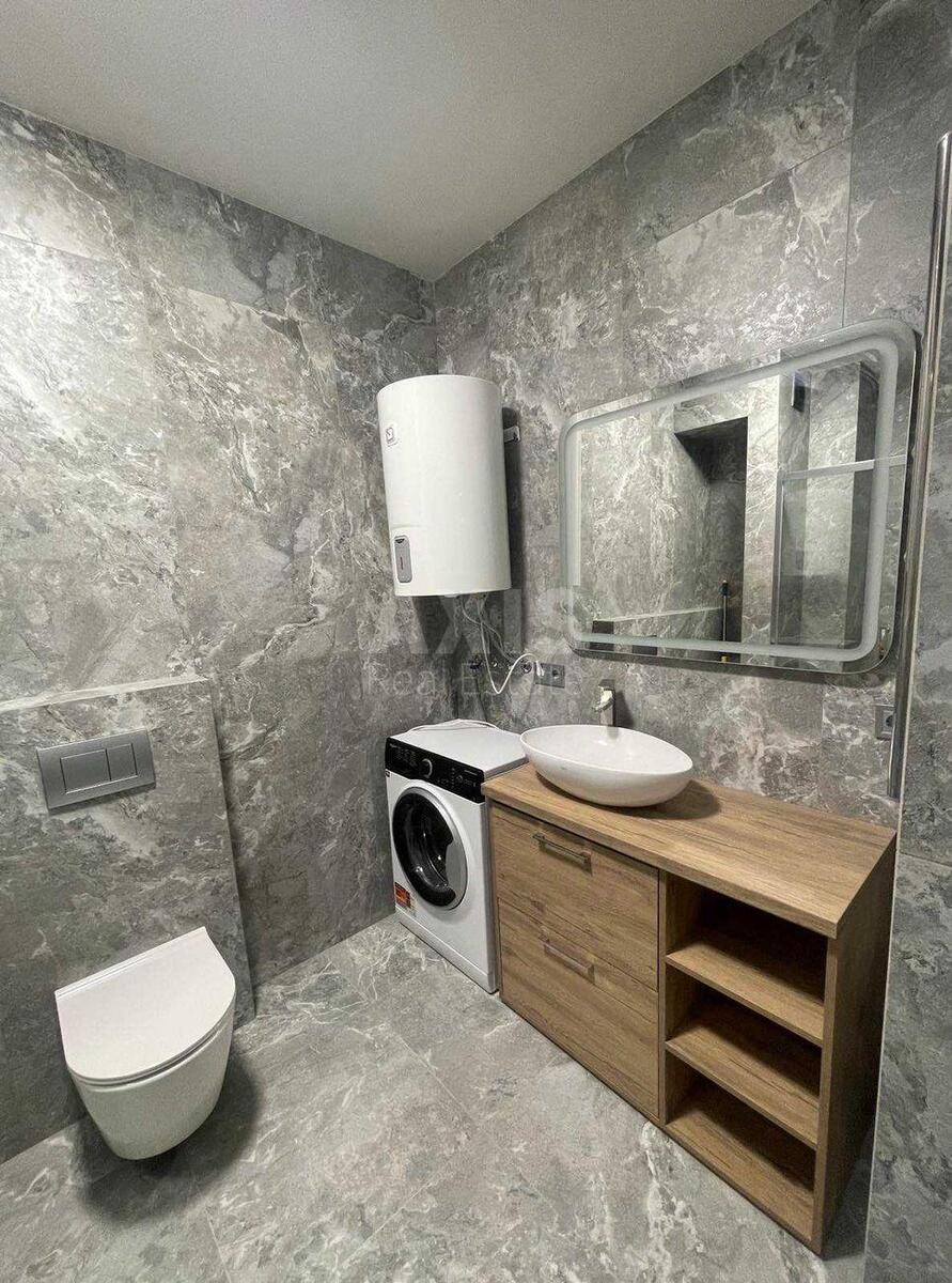 1k apartment nab. Dniprovs'ka 15606893