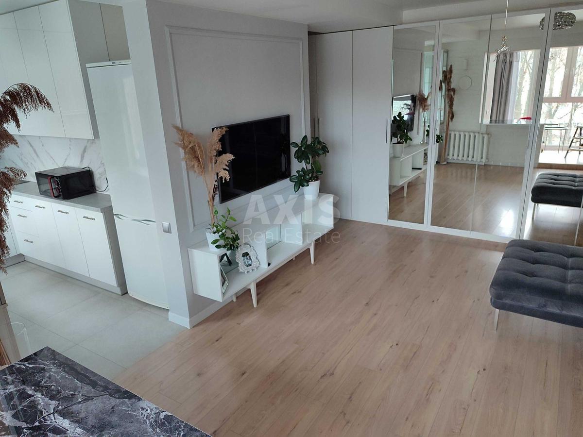 3k apartment vul. Entuziastiv 5/12