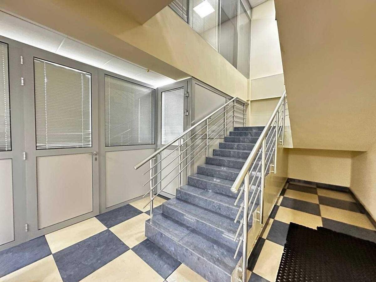 Office vul. Strutyns'kogo Sergija 8, 708m26258512