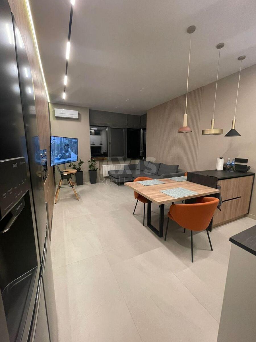4k apartment nab. Dniprovs'ka 14571801