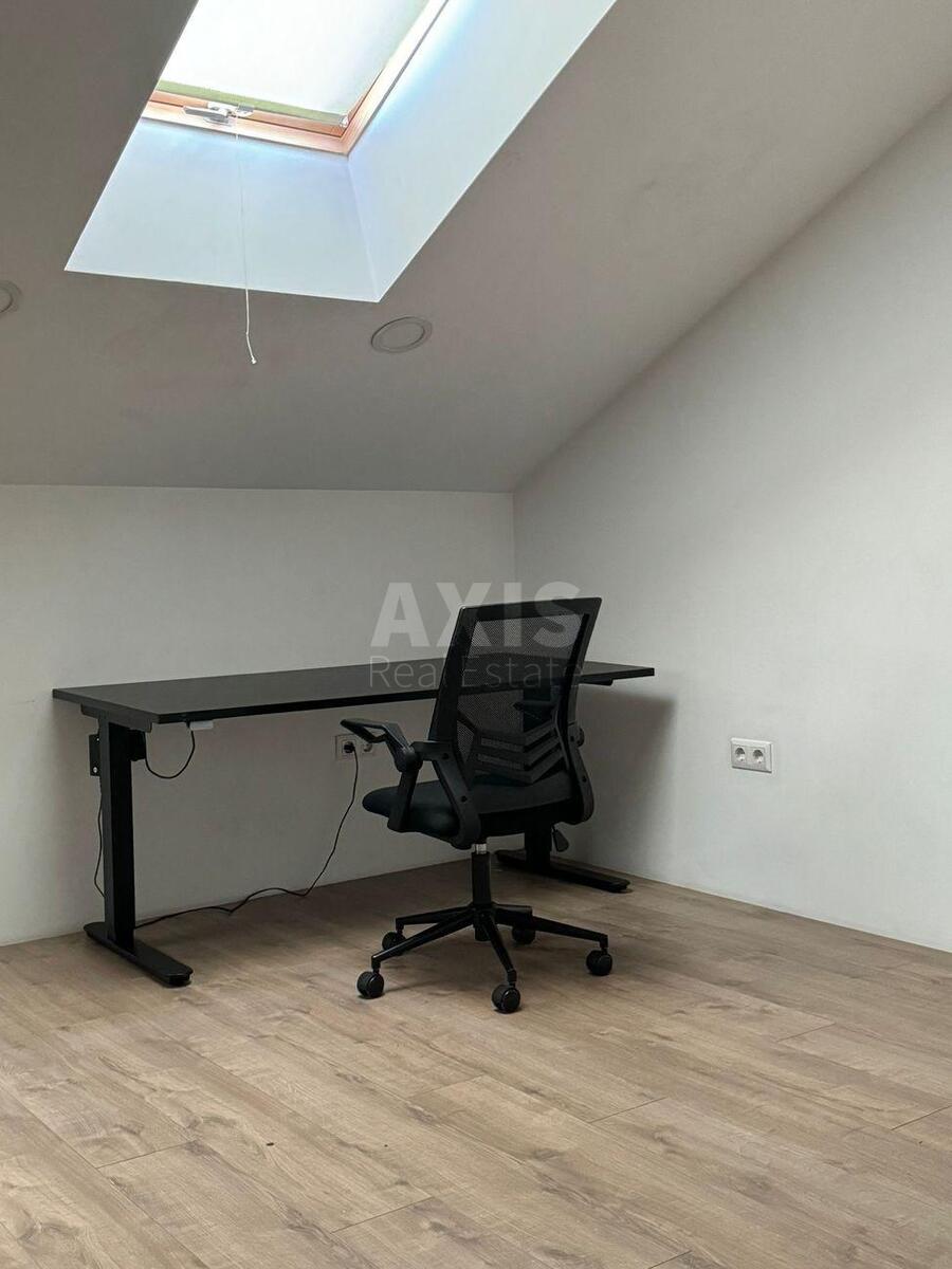 Office vul. Myhajlivs'ka 16, 160m2