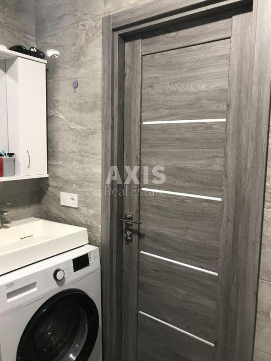 1k apartment prov. Lysogirs'kyj 203