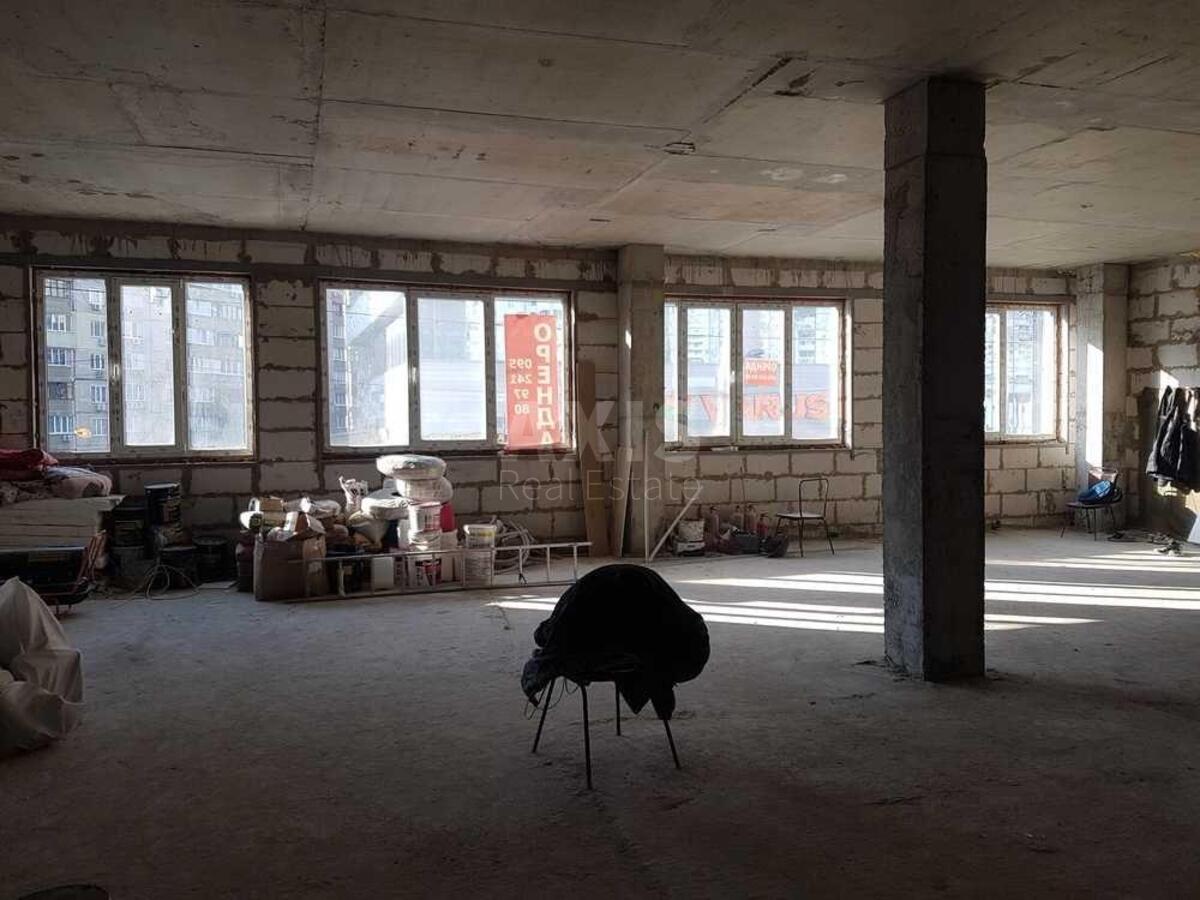 Trade object vul. Dragomanova 21, 136m21