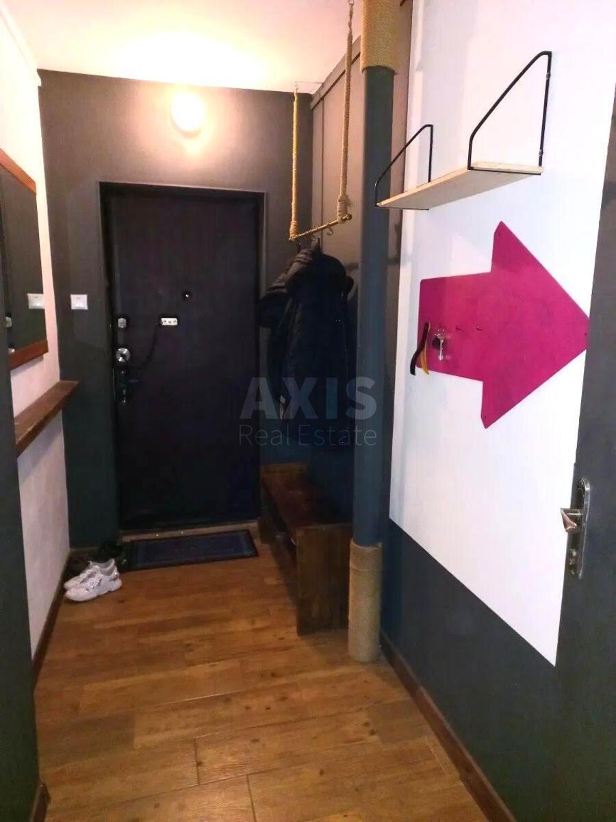 3k apartment vul. Ahmatovoi' Anny 436331010