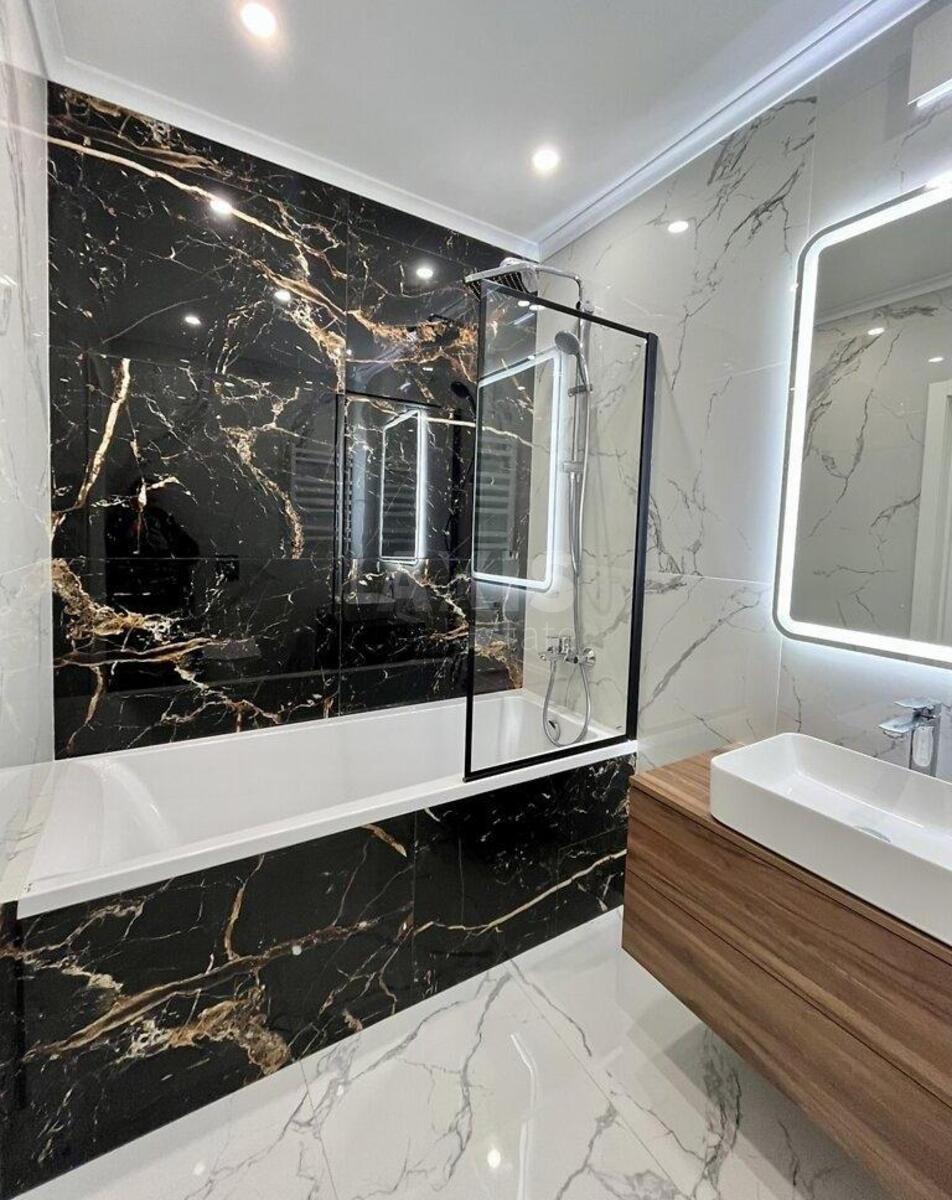 2k apartment vul. Radystiv 34В6