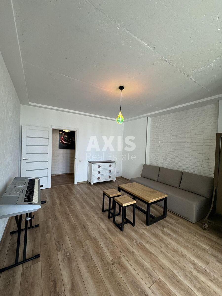 2к квартира ул. Ахматовой Анны 22621643