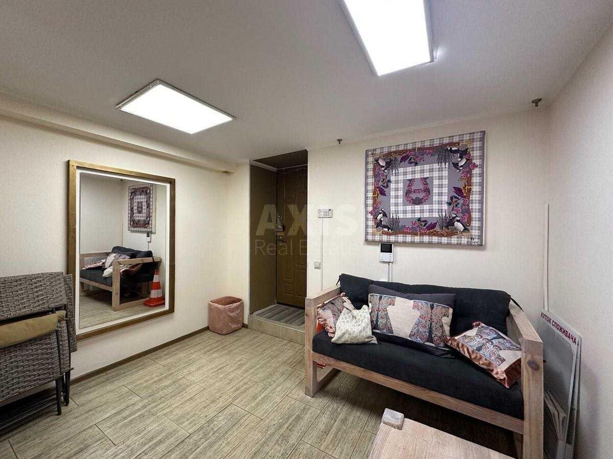 Офис ул. Евгения Коновальца 32Г, 125м23
