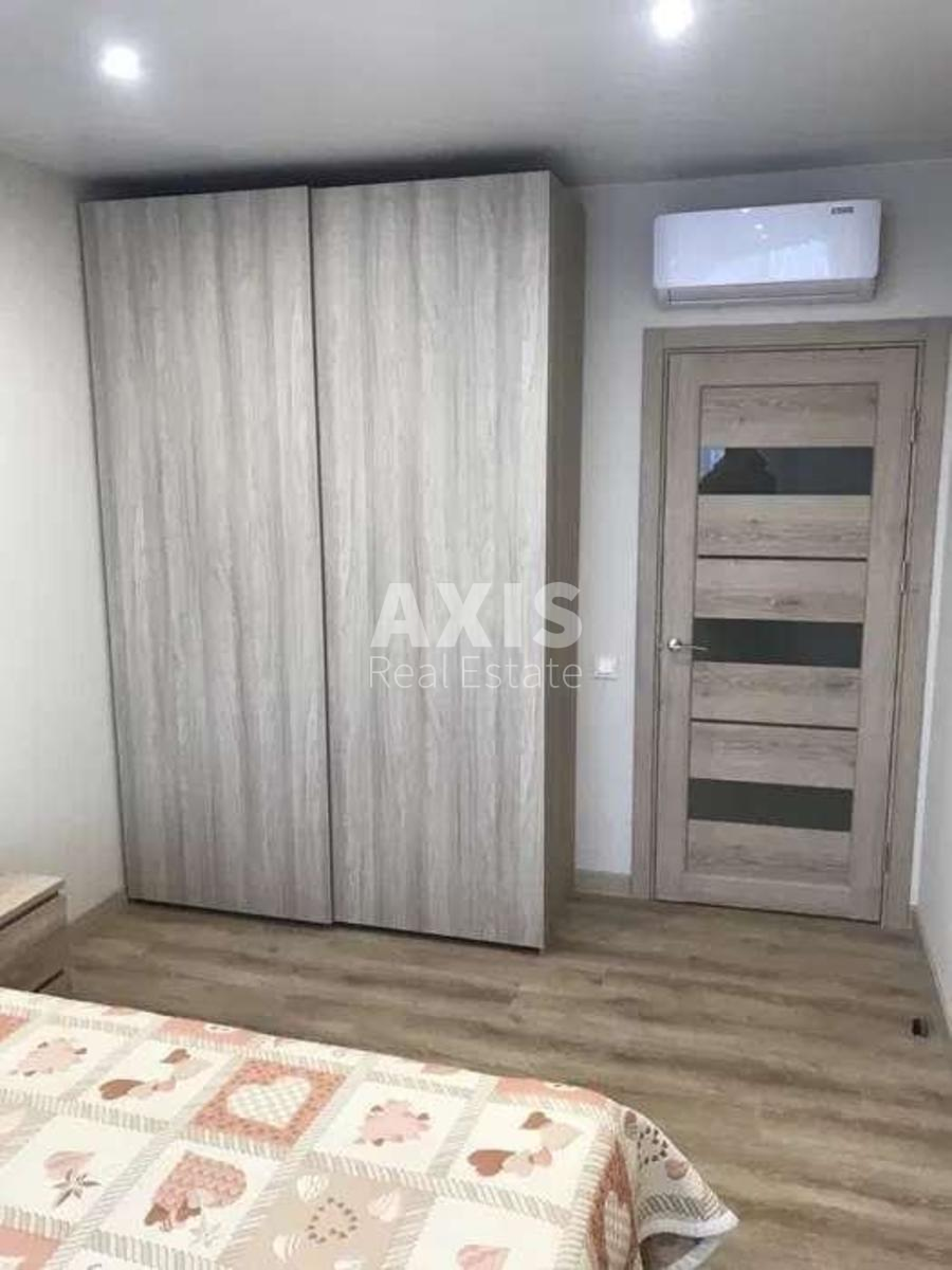 1k apartment vul. Sverstjuka Jevgena 6Д2