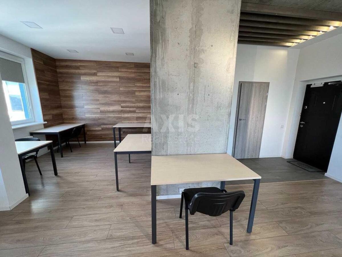 Office vul. Kyrylo-Mefodii'vs'ka 2, 75m2597390