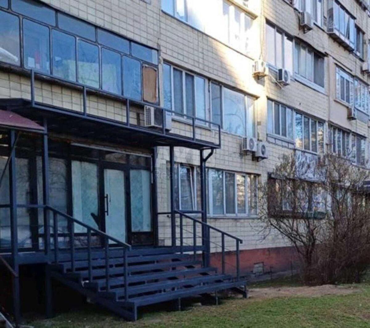 Об'єкт торгівлі пр-т Лобановського 117, 72м2