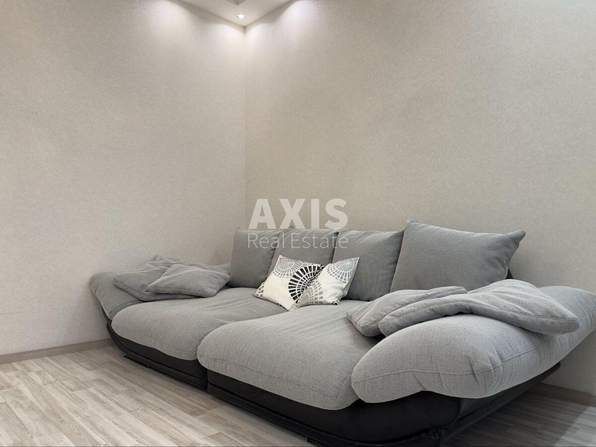 3k apartment vul. Staronavodnyc'ka 6Б6