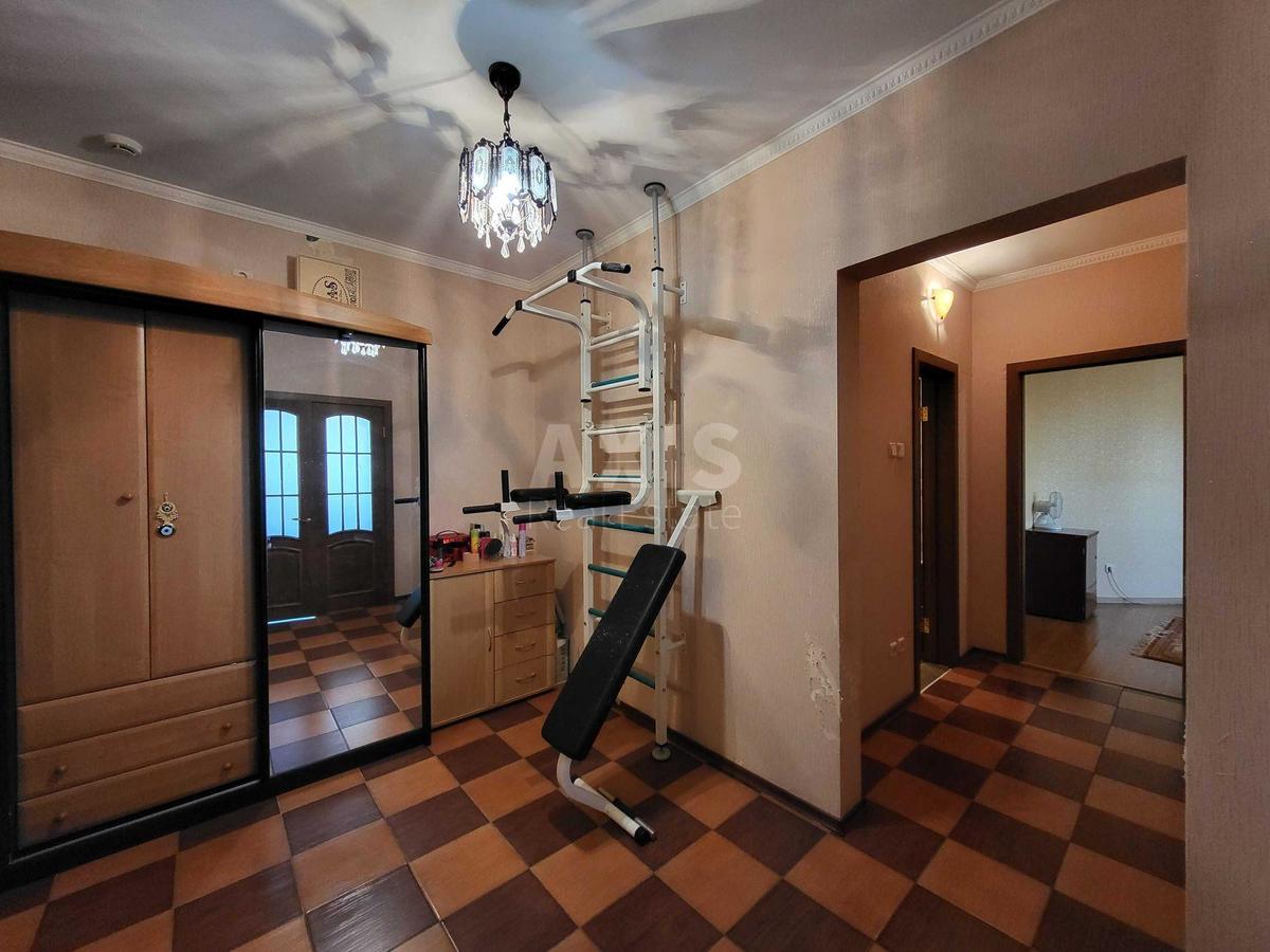 2k apartment vul. Sribnokil's'ka 110