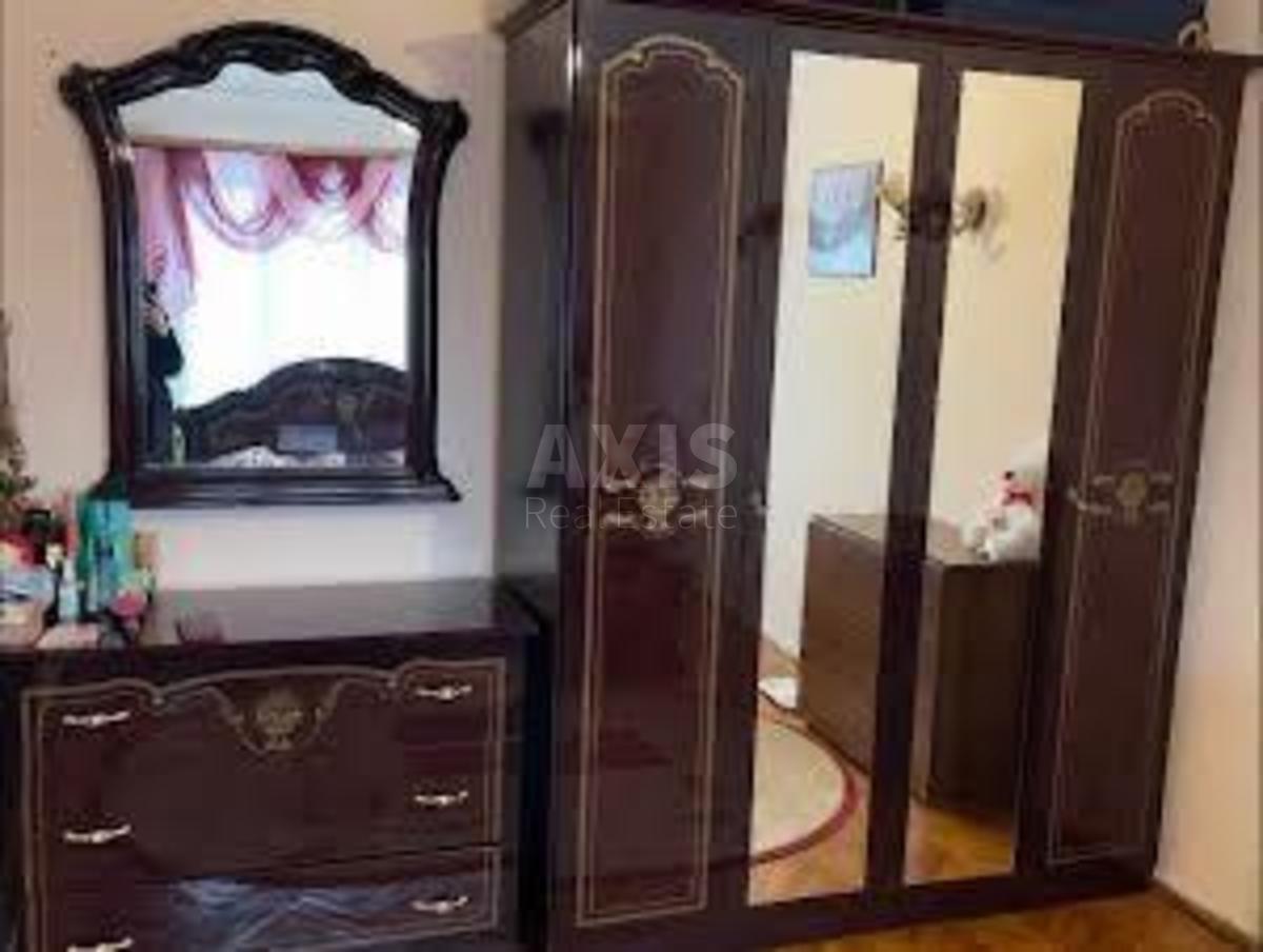 2k apartment vul. Kyrylivs'ka 1310