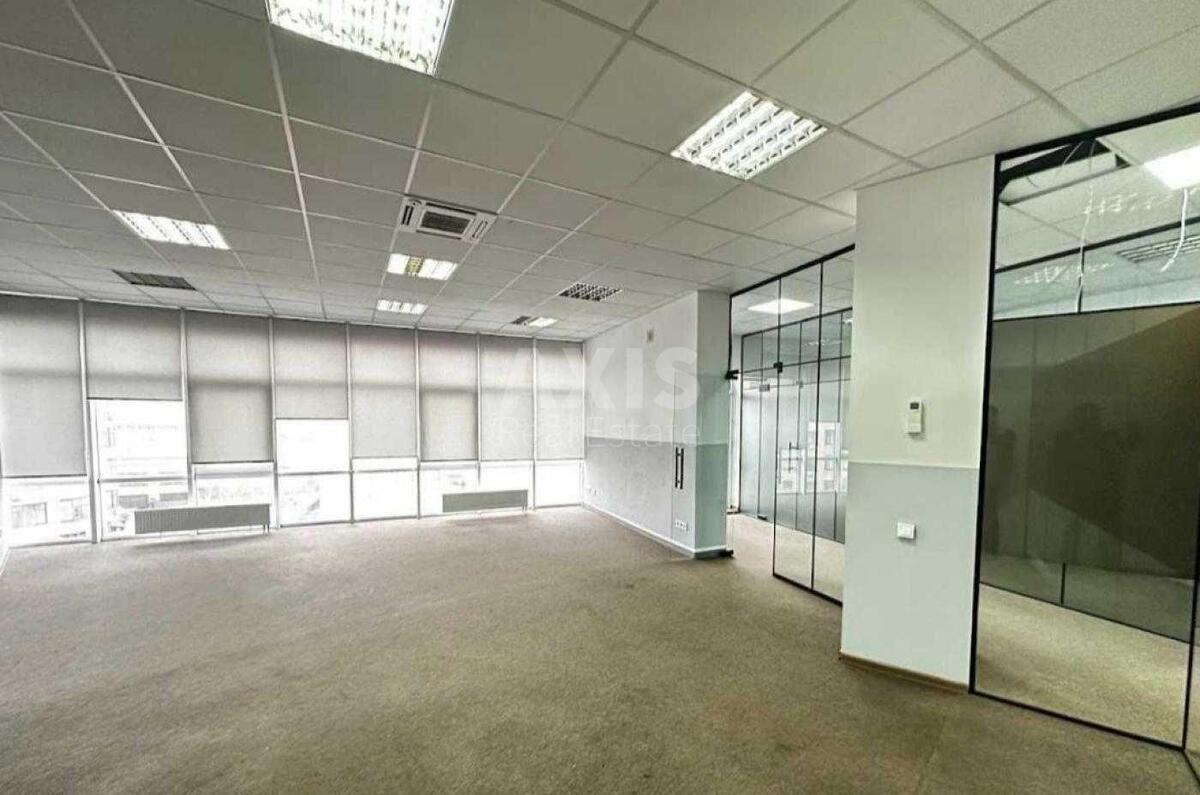 Office vul. Jevgena Konoval'cja 36Д, 570m25