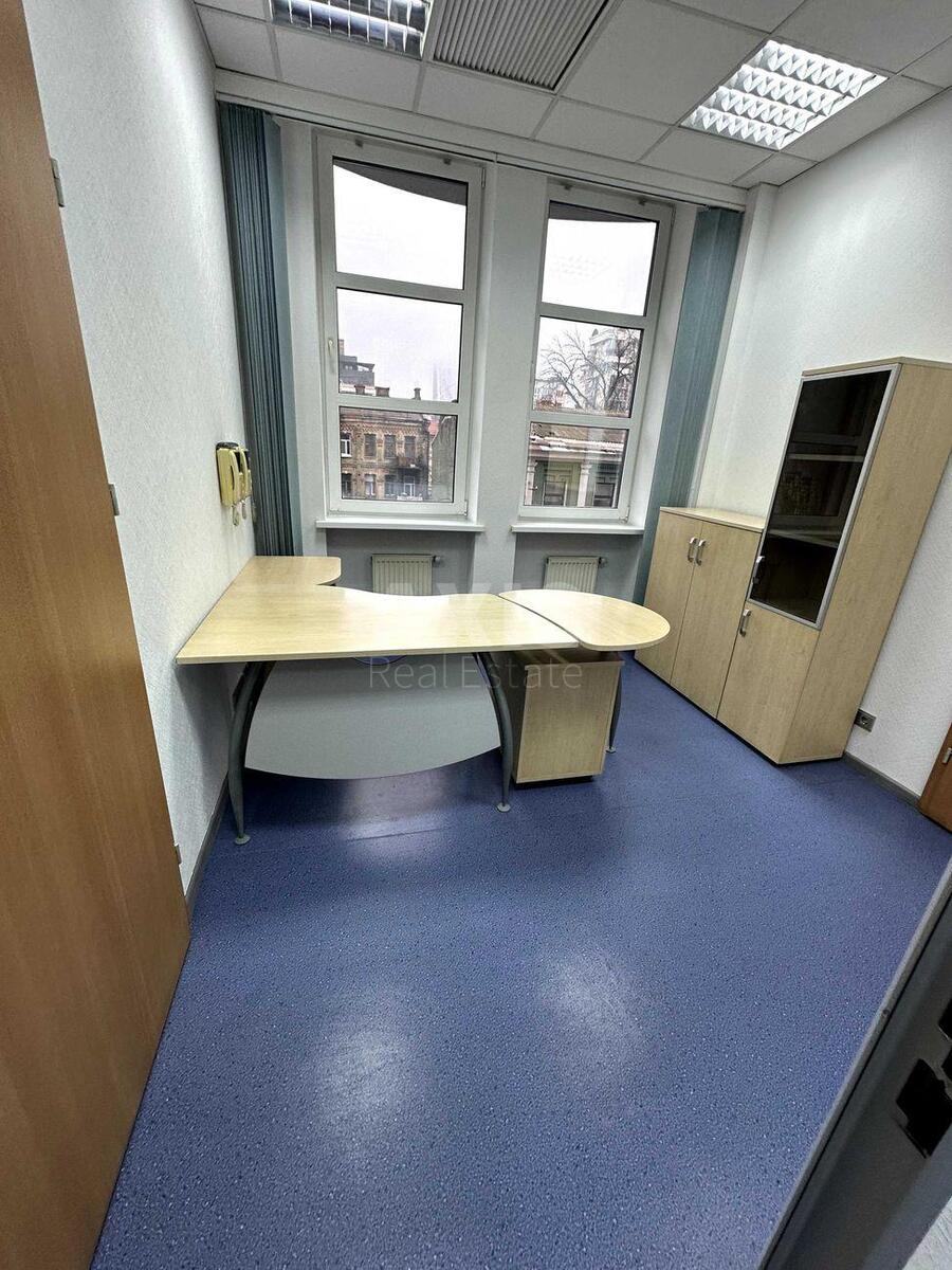 Office vul. Dmytrivs'ka 44А, 152m22