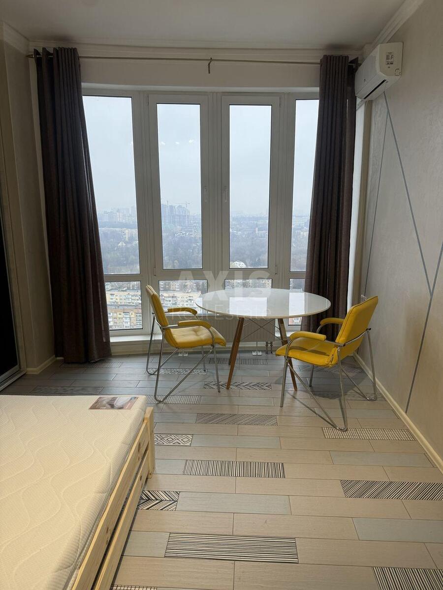 4k apartment vul. Kyrylo-Mefodii'vs'ka 256433