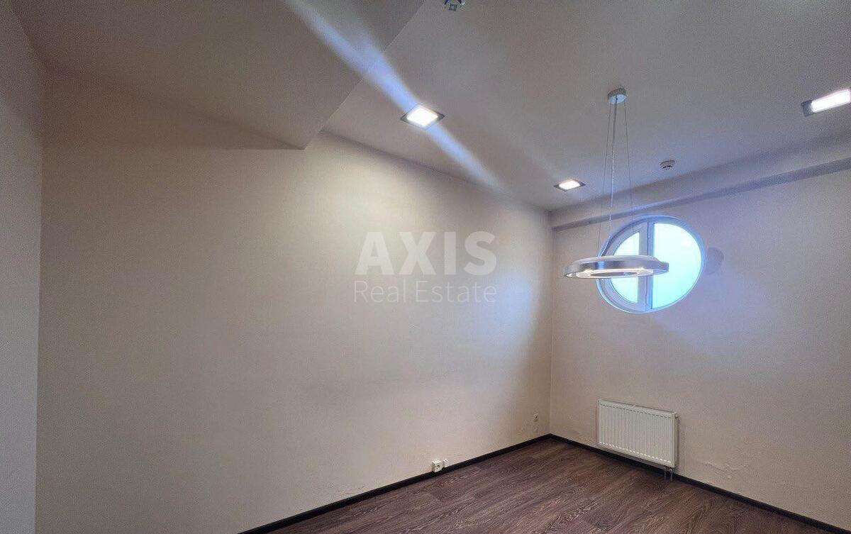 Office vul. Volodymyrs'ka 38, 325m22