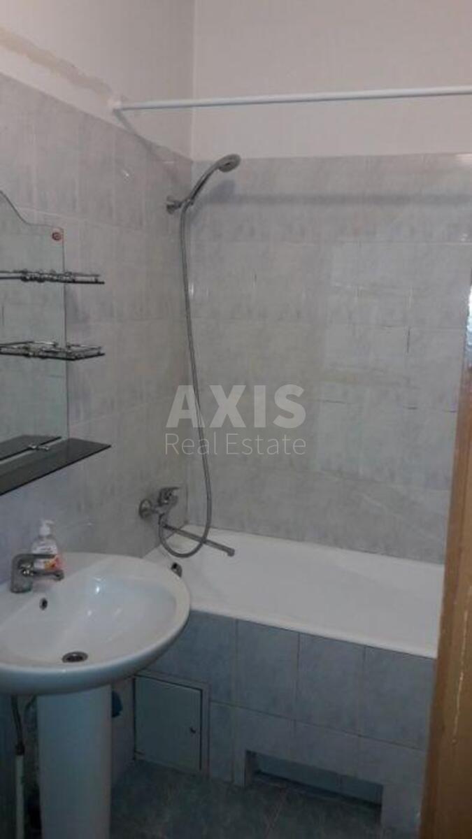 1k apartment vul. Sribnokil's'ka 24567176