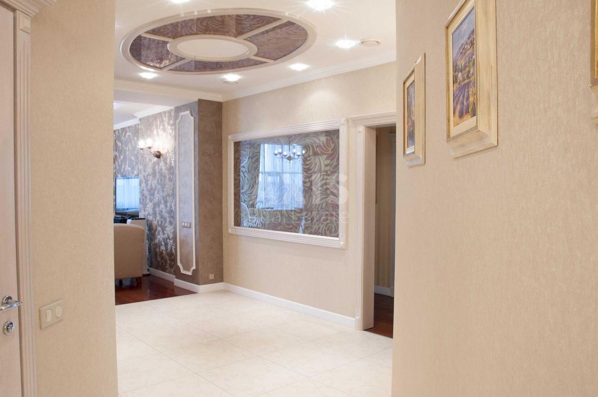 4k apartment vul. Zvirynec'ka 592