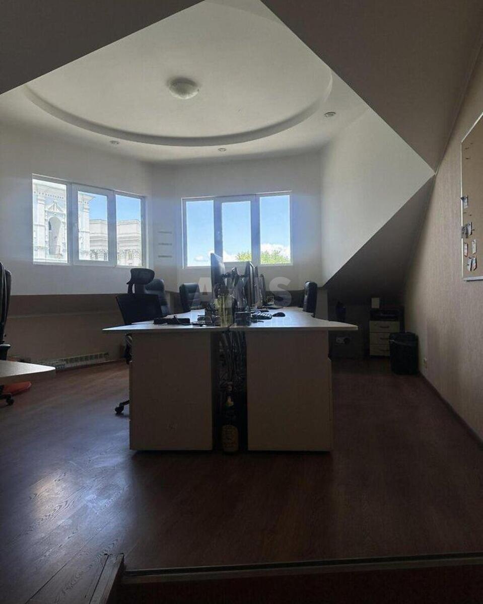 Office vul. Tr'ohsvjatytel's'ka 13, 200m2581040