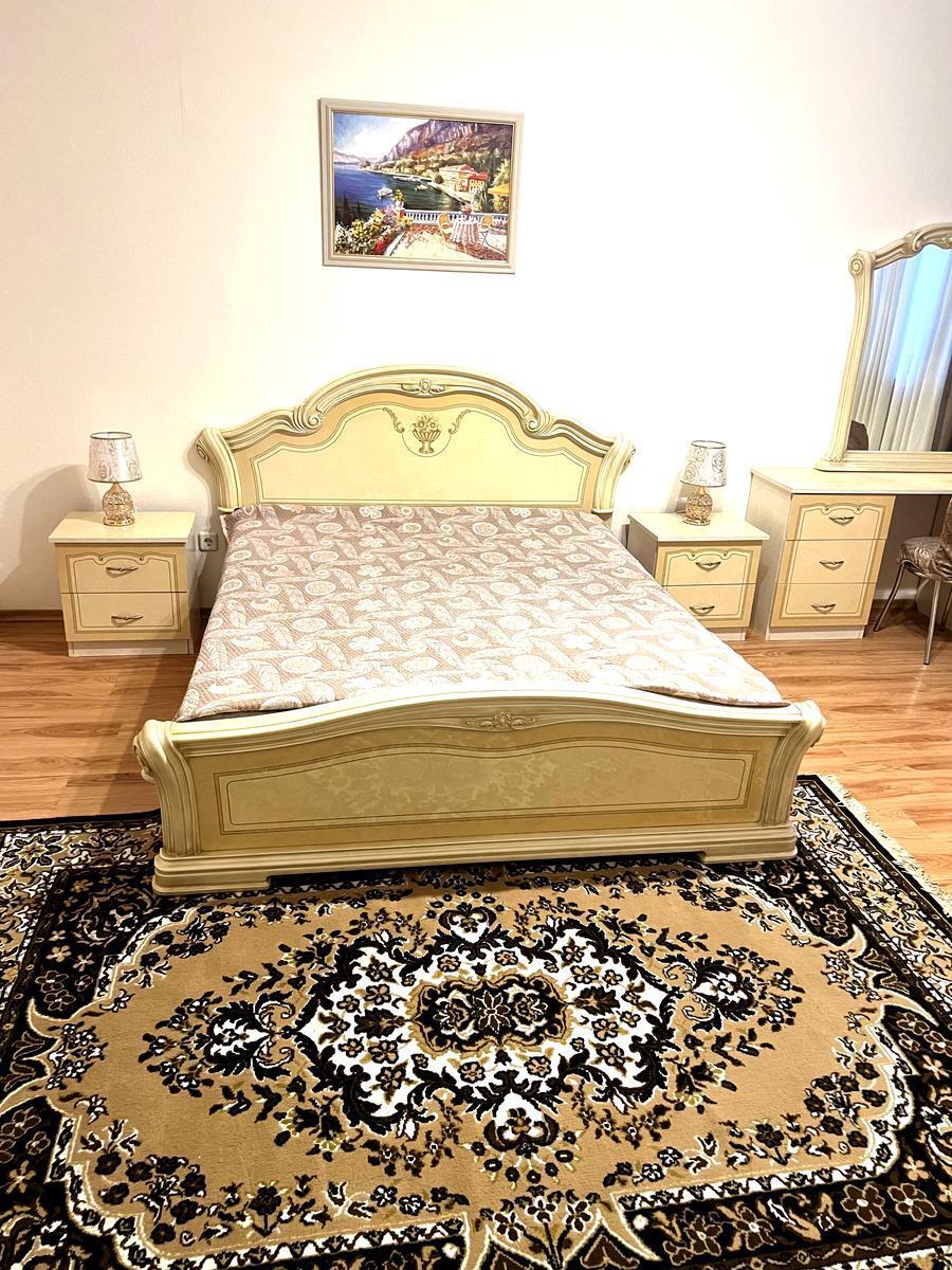 3k apartment vul. Sribnokil's'ka 1624388