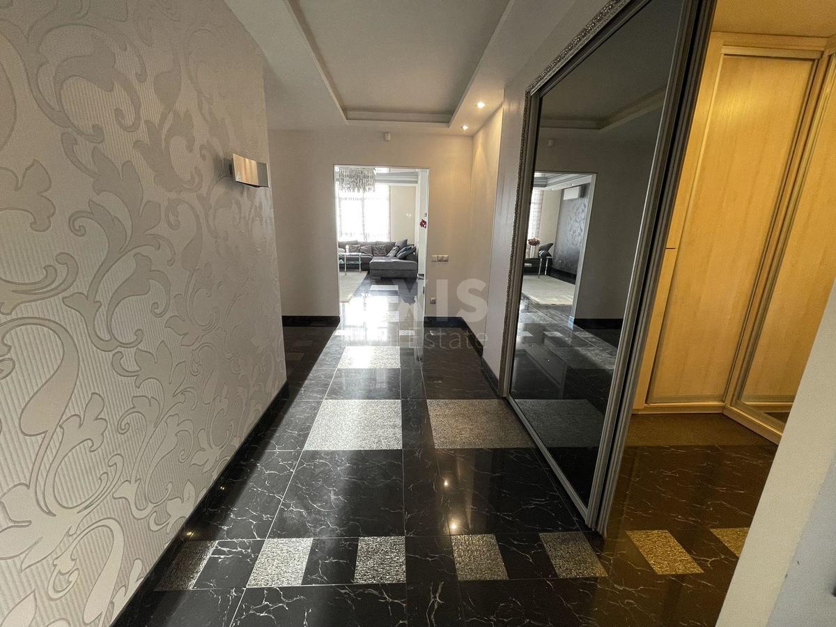 3k apartment pr-t Lobanovs'kogo 4Г0
