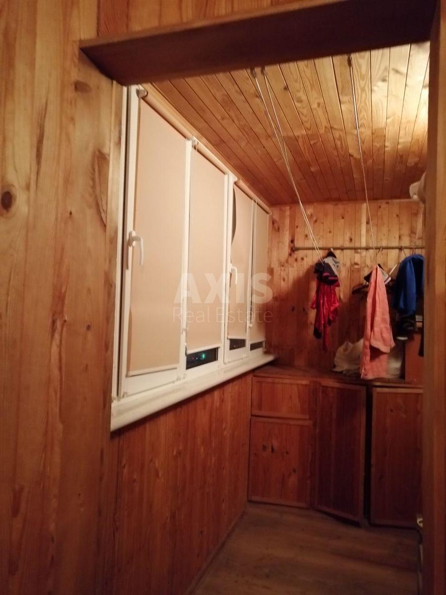 2k apartment vul. Ahmatovoi' Anny 14Б7