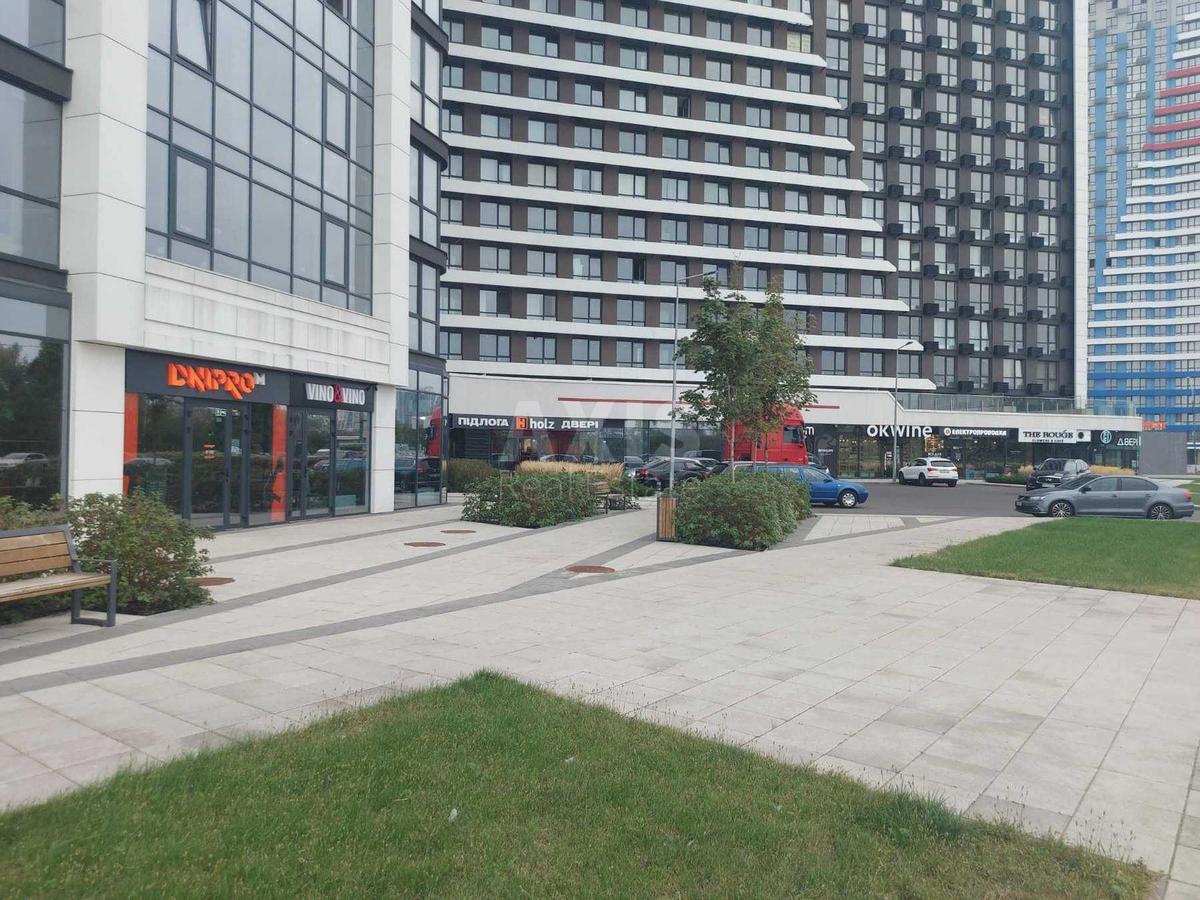 1k apartment nab. Dniprovs'ka 155