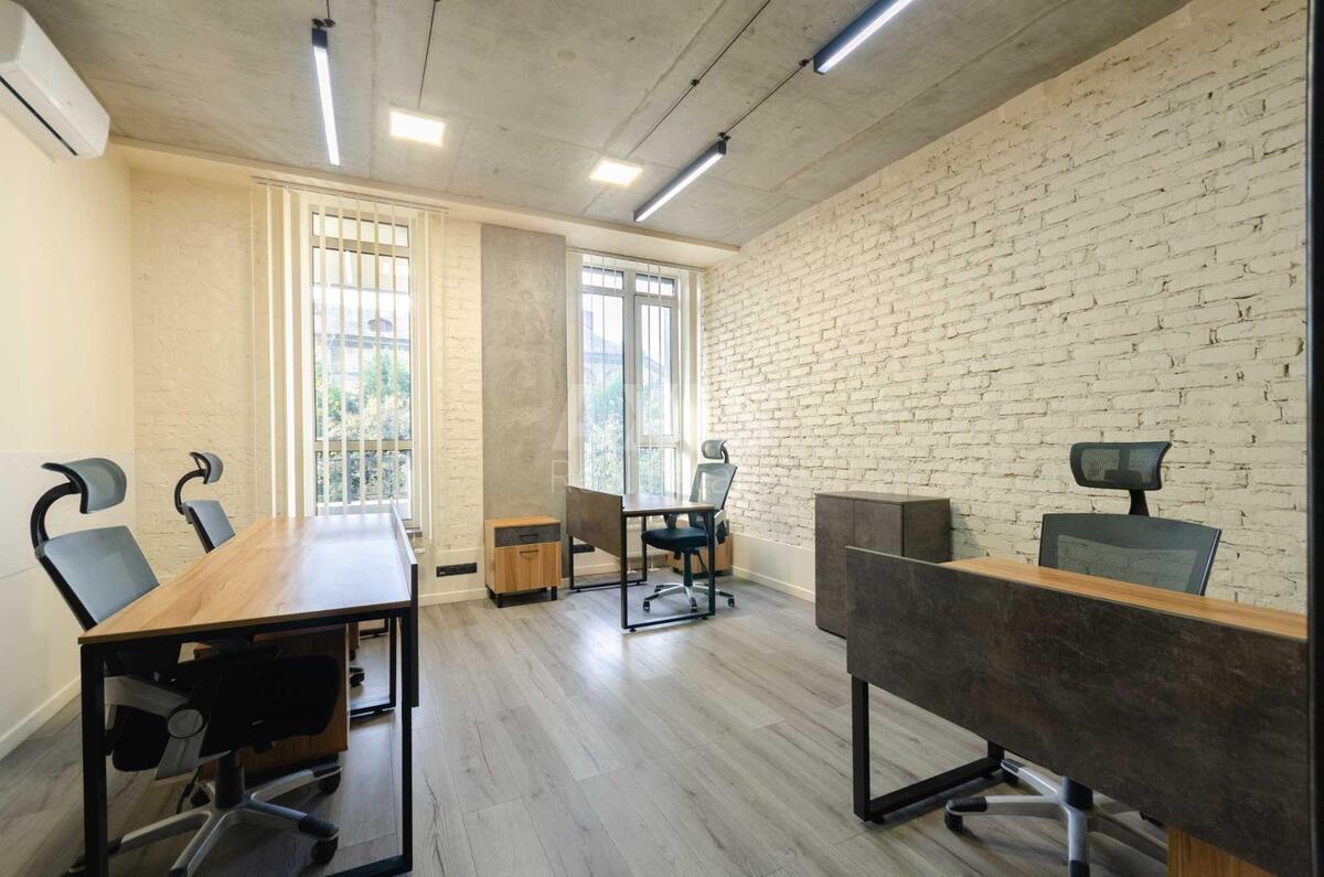 Office vul. Kudri Ivana 26, 92m2634471