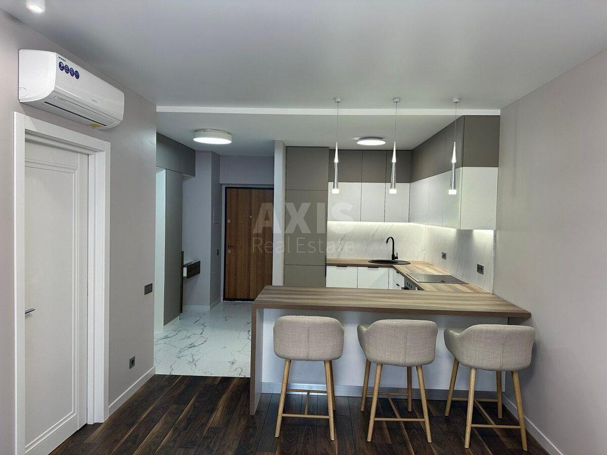 2k apartment vul. Lypkivs'kogo Vasylja Mytropolyta 16В4